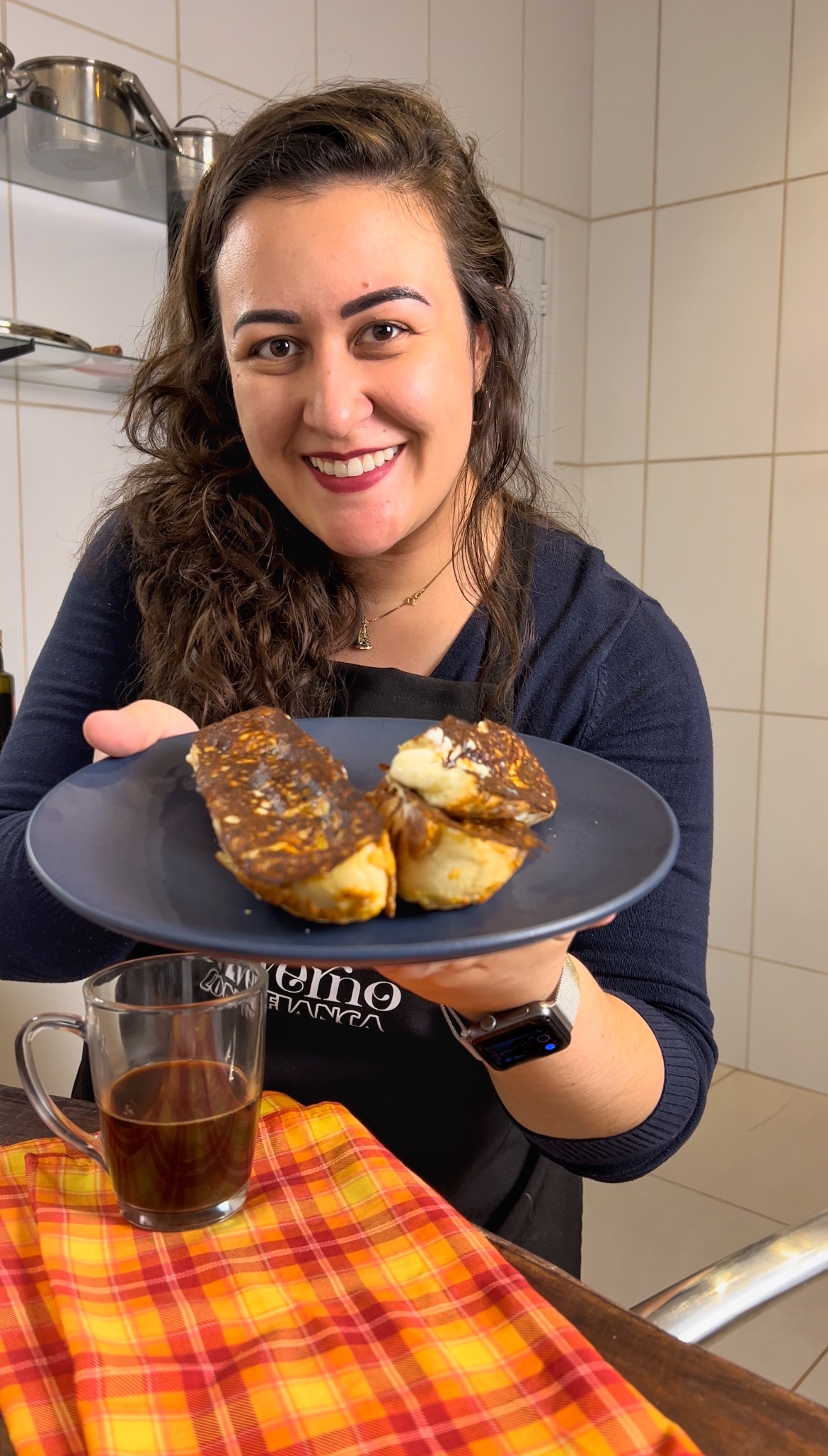 Marina Fucano preparou um PÃO NA CHAPA DE PADARIA simples de fazer em casa e muito gostoso