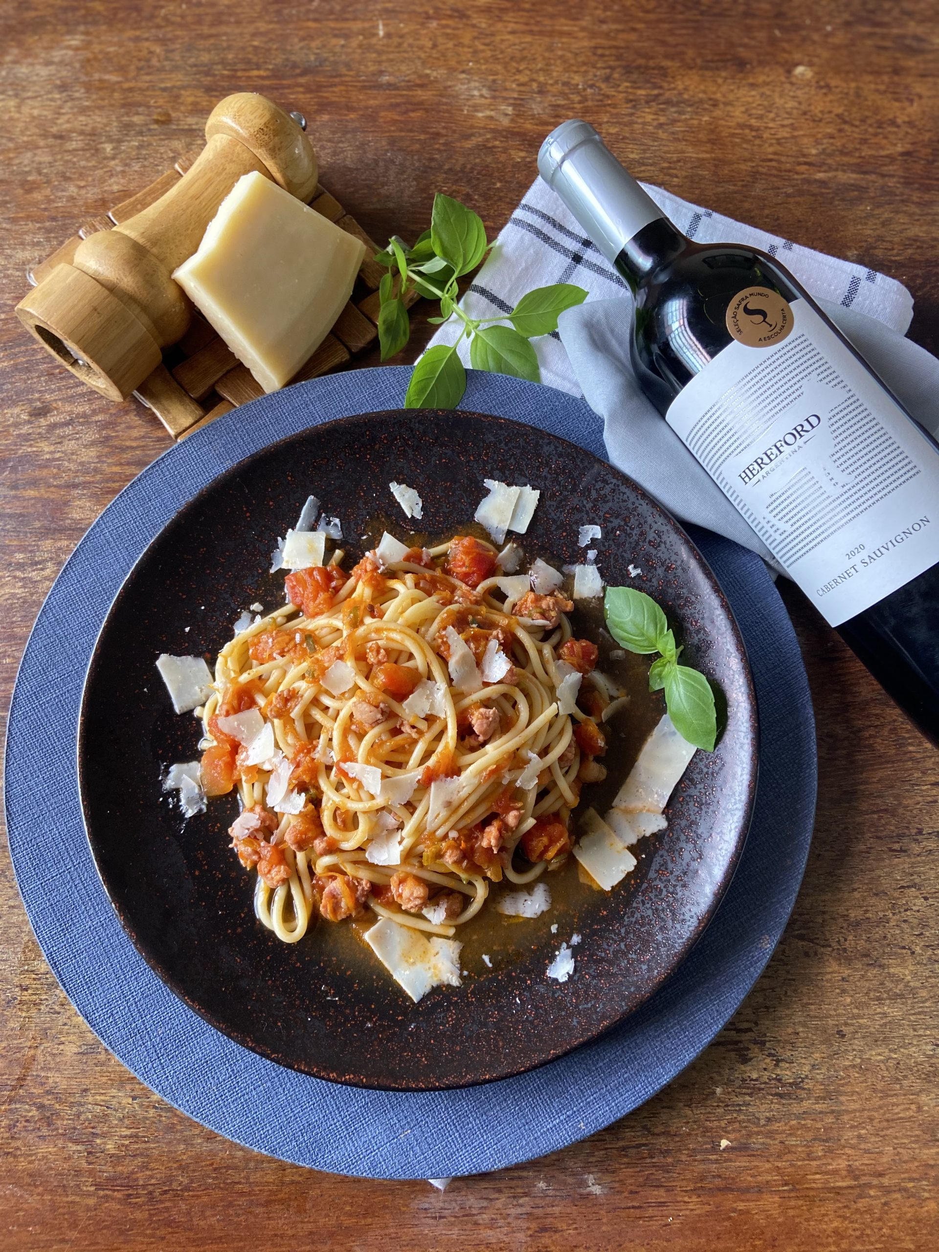 Espaguete com ragu de linguiça (Safra Mundo)