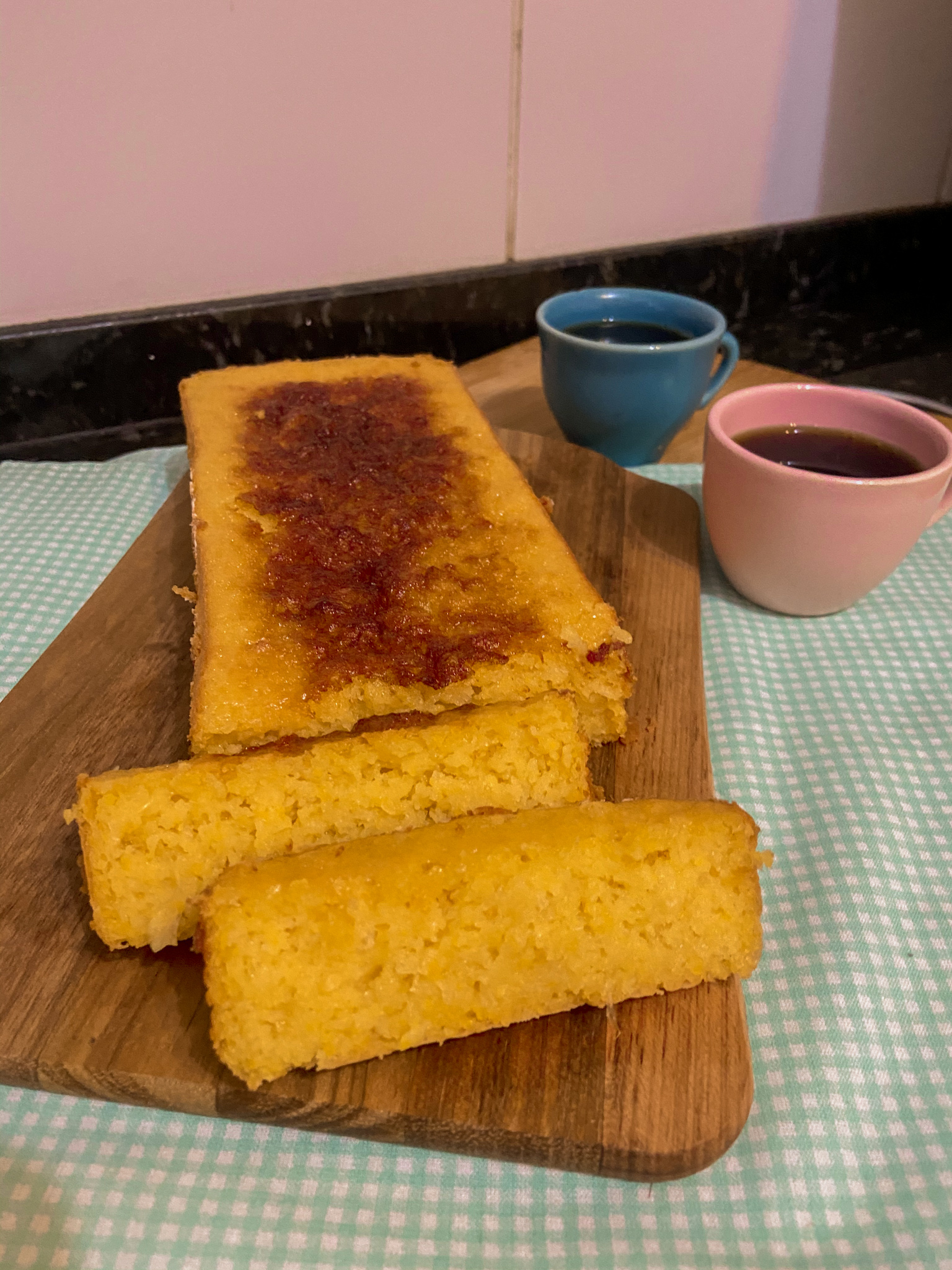 Chef Fernandinho prepara um Bolo de Pamonha Cremoso
