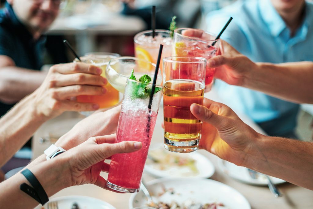 cheers-drink-group-544961-1024x683