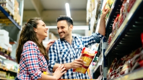 couple-shopping-at-supermarket-2021-08-27-09-33-44-utc