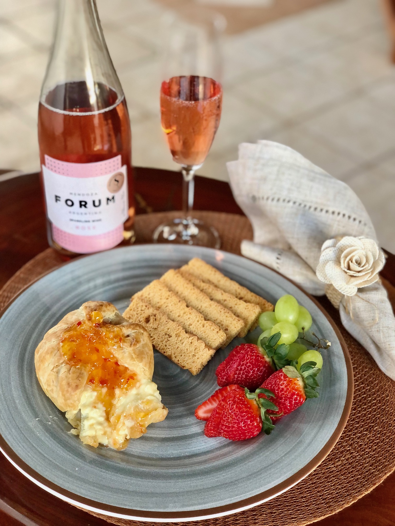 Folhado Brie feito pela Chef Ana Bia