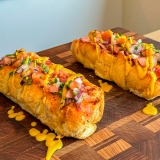 HOT DOG NO PÃO DE ALHO