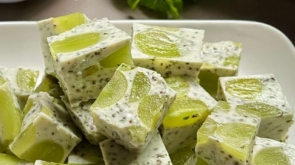 Gelatina de Hortelã e Uvas Verdes