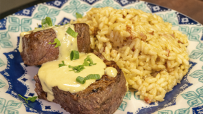 Risoto de Bacon com Filé Mignon ao Molho de Mostarda
