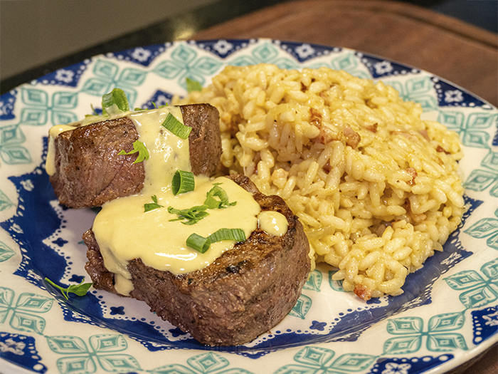 Risoto de Bacon com Filé Mignon ao Molho de Mostarda