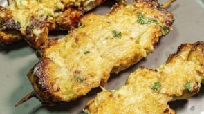 Espetinho de Frango com Parmesão e Alho