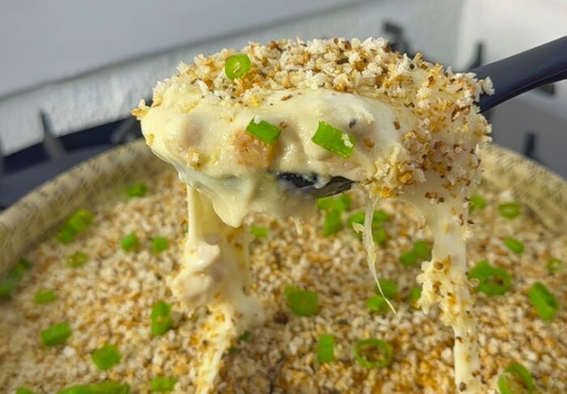 Frango com creme de cebola crocante