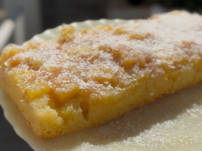 Bolo de Abacaxi com Leite Condensado e Coco